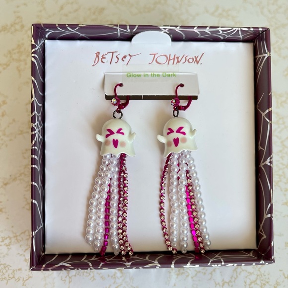 PUNK N SPICE GHOST PEARL RHINESTONE FRINGE EARRINGS WHITE CHANDELIER - Picture 4 of 4